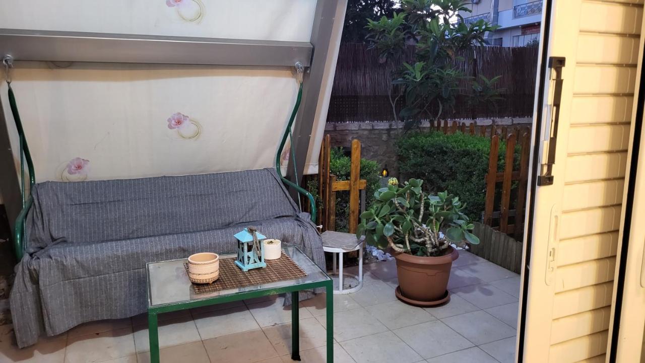 Spáta M&M Airport Stop Garden Apartment מראה חיצוני תמונה